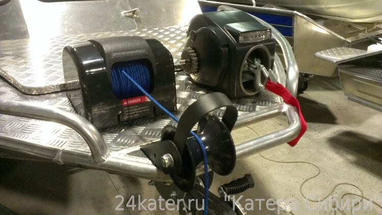 Лебедка якорная TRAC Big Water 45 (alum) RC с пультом ДУ
